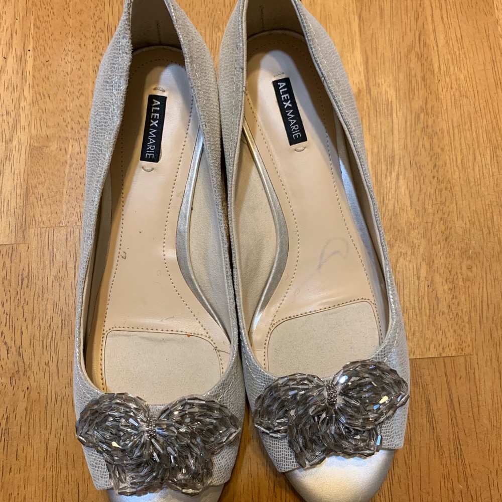 Dress shoes